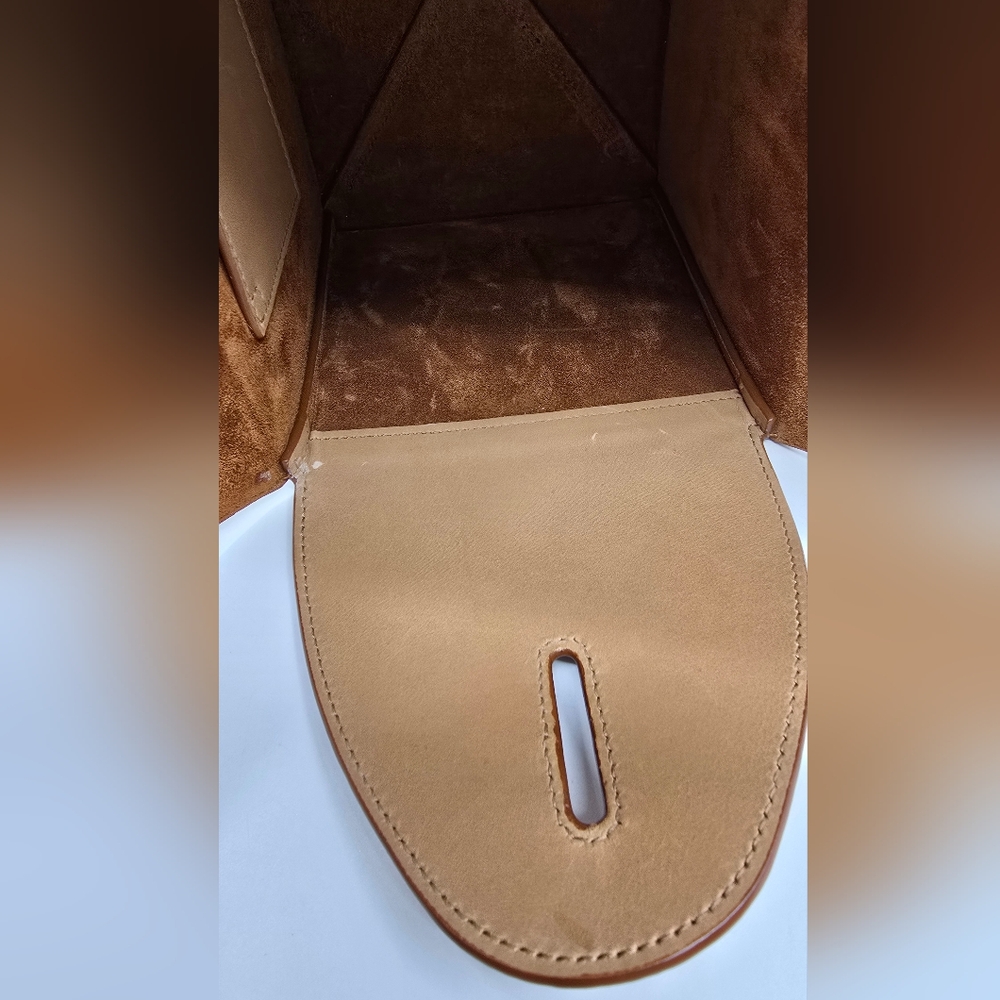 YSL Take-Away Box in Vegetable-Tanned Leather - Picture 13 of 15